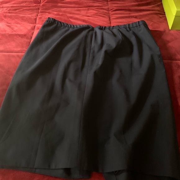 Like new JCREW SKIRT - Picture 3 of 3